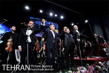 شب موسیقی انقلاب در منطقه گردشگری عباس آباد 43