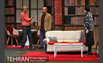 نمایش یک ساعت آرامش در تماشاخانه ایرانشهر 29