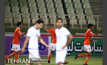 دیدار سایپا و گسترش فولاد در لیگ برتر فوتبال 28