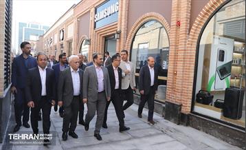 افتتاح مجتمع تجاری و فرهنگی رواق در منطقه عباس‌آباد 9