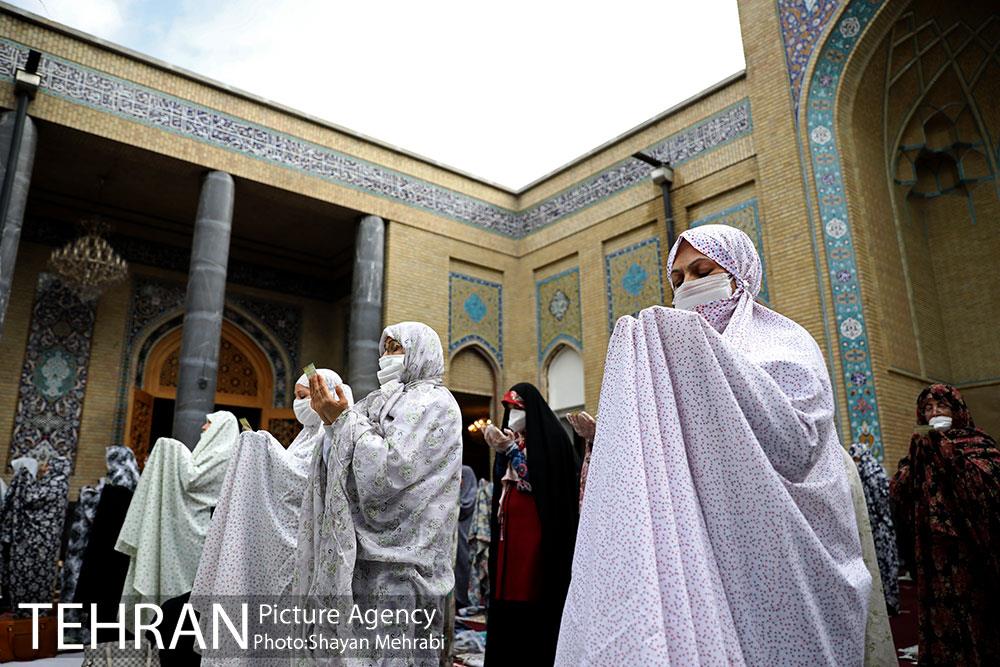 اقامه نماز عید فطر در مسجد امام حسین(ع) 42