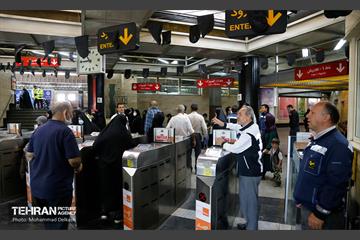 بازدید مدیرعامل شرکت بهره‌برداری متروی تهران از خدمت رسانی در روز اربعین