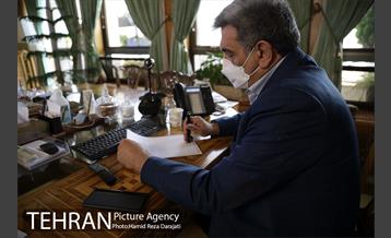 پاسخگویی مستقیم شهردار تهران به شهروندان از طریق تلفن ۱۸۸۸