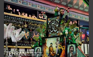 آیین نخل گردانی در تکیه های شمیران 26