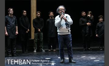 نمایش "من" در پردیس تئاتر تهران (خاوران) 42