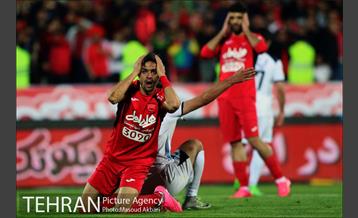 دیدار تیم های فوتبال پرسپولیس و پیکان