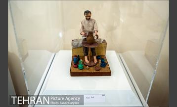 مجسمه مینیاتورهای جهانگیرارجمند در باغ موزه نگارستان 4