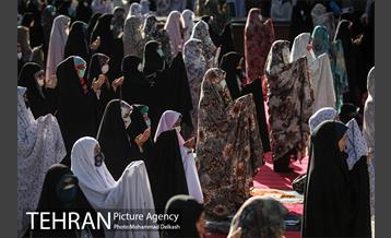 نماز عید فطر در امام زاده صالح(ع) 5