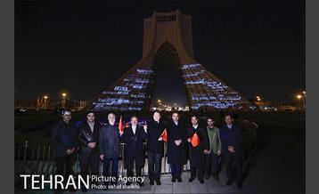 اکران تصاویری بر برج آزادی تهران برای همدردی با ملت چین 20