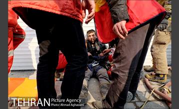 این مرد آتش نشان است 12