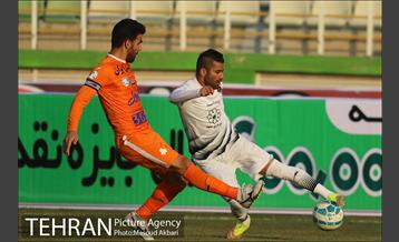 دیدار تیم های فوتبال سایپا و سیاه جامگان