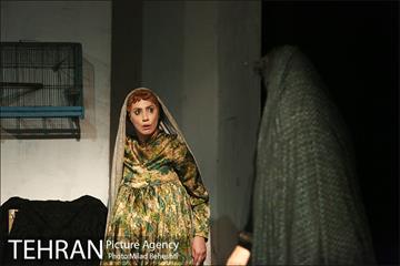 نمایش روز عقیم‎ 10