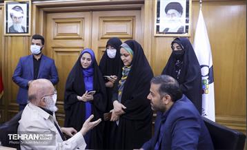 نشست صمیمانه رئیس شورای اسلامی شهر تهران با اصحاب رسانه 20