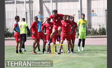 تمرین تیم فوتبال نفت تهران 1