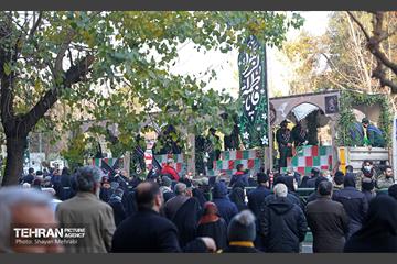 تشییع پیکر ۲۰۰ شهید گمنام دفاع مقدس در تهران 1