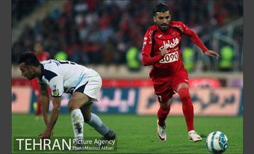 دیدار تیم های فوتبال پرسپولیس و پیکان