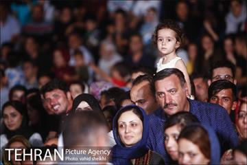 ویژه برنامه شب فیروزه ای در دریاچه شهدای خلیج فارس  13