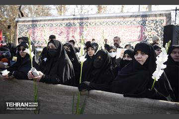 تشییع پیکر شهید گمنام در منطقه ۲۱