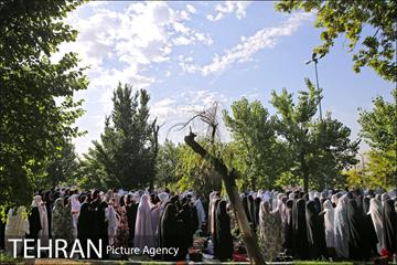 نماز عید فطر به امامت رهبر انقلاب 12