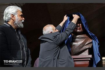 رونمایی از سردیس چهره‌های ماندگار در شهر تهران 6