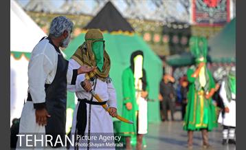 اجرای تعزیه در میدان امام حسین(ع)