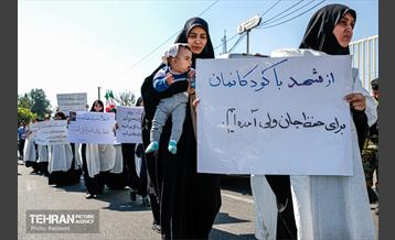 در حاشیه نماز جمعه تهران به امامت رهبر انقلاب 13