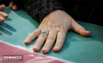 مراسم تشییع و خاکسپاری لاله های زهرایی در منطقه 5