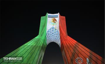اکران ویدئو مپینگ روز ملی مکزیک 16