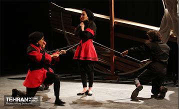 نمایش بووگی ووگی برادوی‎ 9