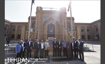 بازدید شهردار تهران از دبیرستان البرز 9