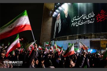 مراسم عزاداری شهادت رهبر انقلاب اسلامی در میدان ولیعصر(عج)