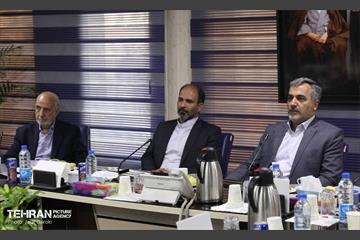 دیدار معاون خدمات شهری با کارکنان حوزه خدمات شهری منطقه ٤ 6