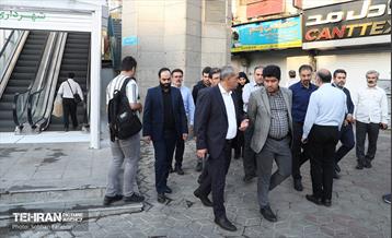 بازدید مدیرکل حوزه شهردار تهران از پروژه پل‌های مکانیزه عابرپیاده 30