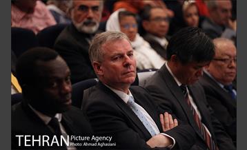 شکوفه های گیلاس و افسانه گنجی در موزه امام علی 9