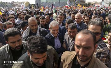 مراسم تشییع پیکر شهید سردار عباس نیلفروشان - 2 14