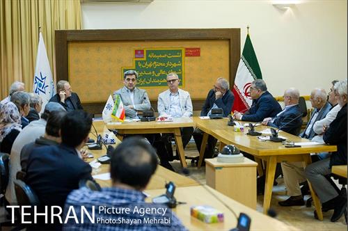 نشست صمیمانه شهردار تهران با شورای عالی و مدیرعامل خانه ی هنرمندان ایران 11