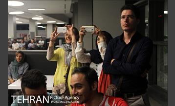 تماشای دیدار فینال یورو 2016 در فودکورت بازار چارسو‎ 3