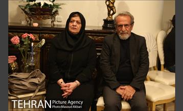 حضور بازیکنان و مربیان تیم استقلال در منزل مرحوم پورحیدری‎ 19