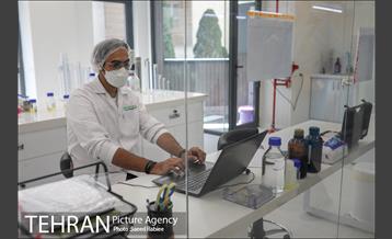 بازدید مدیرکل اداره تجهیزات پزشکی از شرکت نویان نگین پارسیان 3