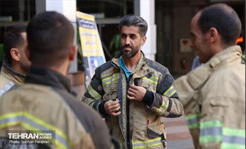 مسابقه پله‌نوردی آتش‌نشانان در برج میلاد 68