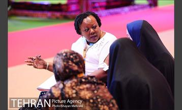 دیدار زهرا بهروزآذر مدیرکل امور بانوان شهرداری تهران با آنجلا مواى  6