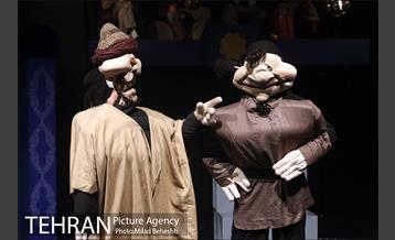 ⁣نمایش حکایت حکایت طبیب اجباری مولیر‎ 14