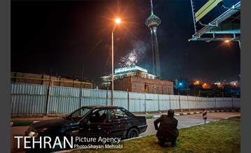 نور افشانی برج میلاد به مناسبت 22 بهمن 15