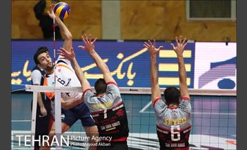 دیدار تیم های والیبال بانک سرمایه و سایپا