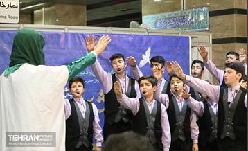 رونمایی از دیوارنگاره شمس الشموس