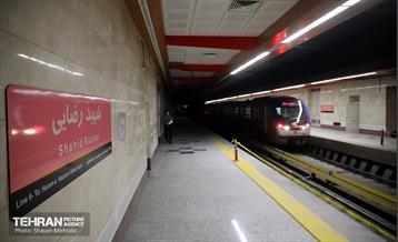 بازدید اعضای کمسیون حمل و نقل شورای اسلامی شهر از ایستگاه مترو شهید رضایی 38