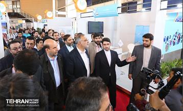 بازدید شهردار تهران از نمایشگاه شهرهای خواهرخوانده و توانمندی های مدیریت شهری تهران