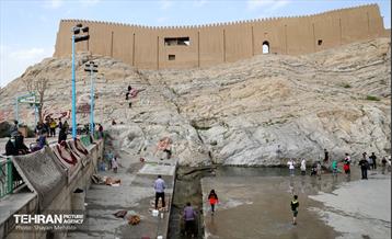 قالیشویی سنتی در چشمه علی 1