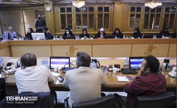 نشست صمیمانه رئیس شورای اسلامی شهر تهران با اصحاب رسانه 9