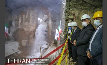 ورود ماشین حفار تونل به ایستگاه میدان حضرت عبدالعظیم الحسنی(ع) در خط 6 مترو 23